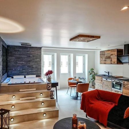 Le Enecy - Spa - Coeur Vieille Ville Анси Экстерьер фото