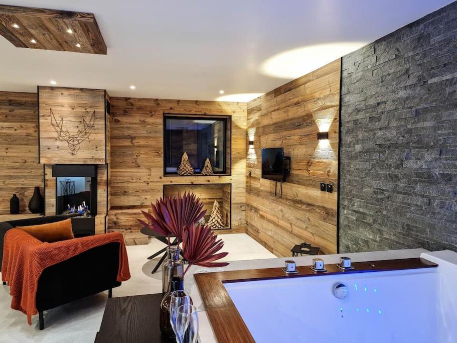 Le Enecy - Spa - Coeur Vieille Ville Анси Экстерьер фото
