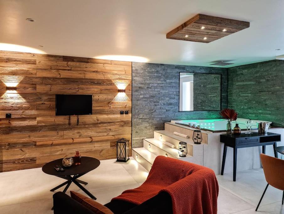 Le Enecy - Spa - Coeur Vieille Ville Анси Экстерьер фото